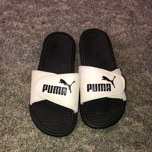 Puma Slides HOLD